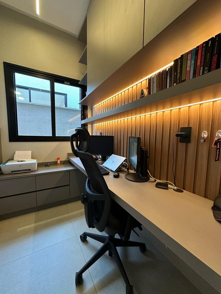 4709a36d-98e7-4698-a561-70205883b14a