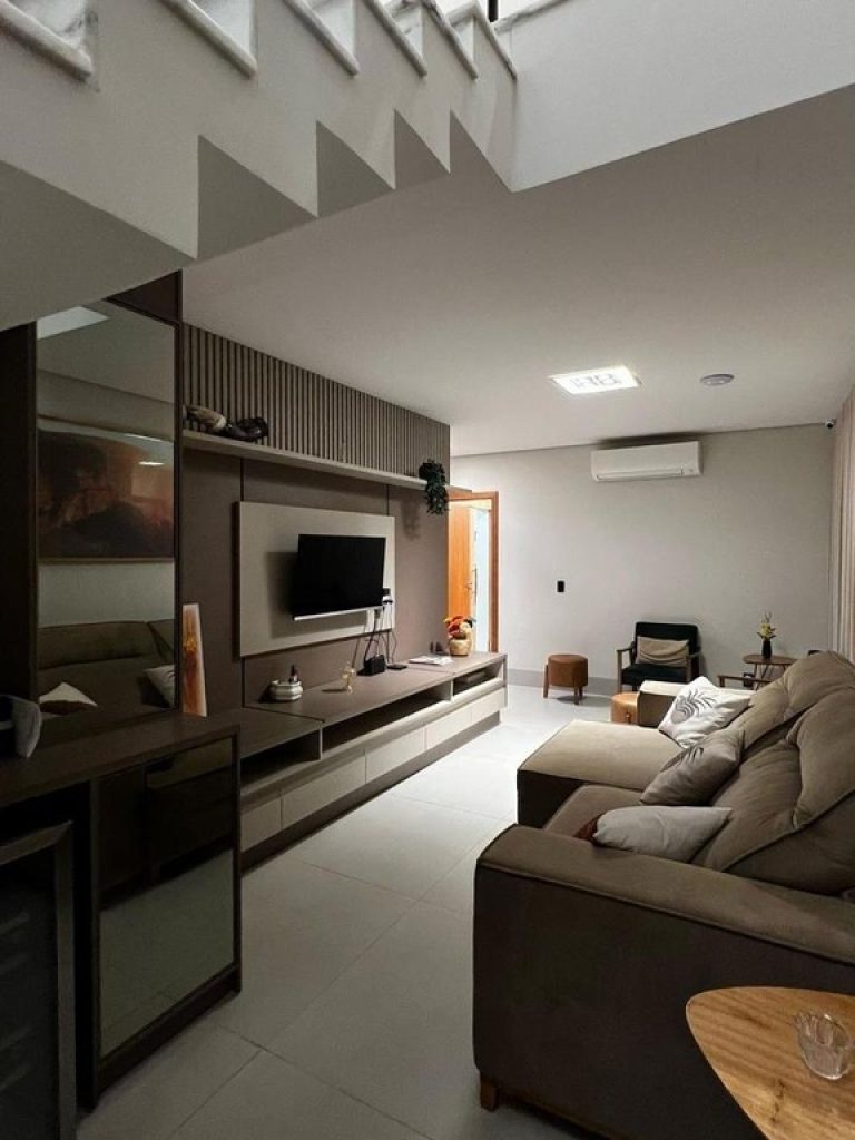 8ee26b82-0886-418c-ae1d-a7a2e1e3d2ff