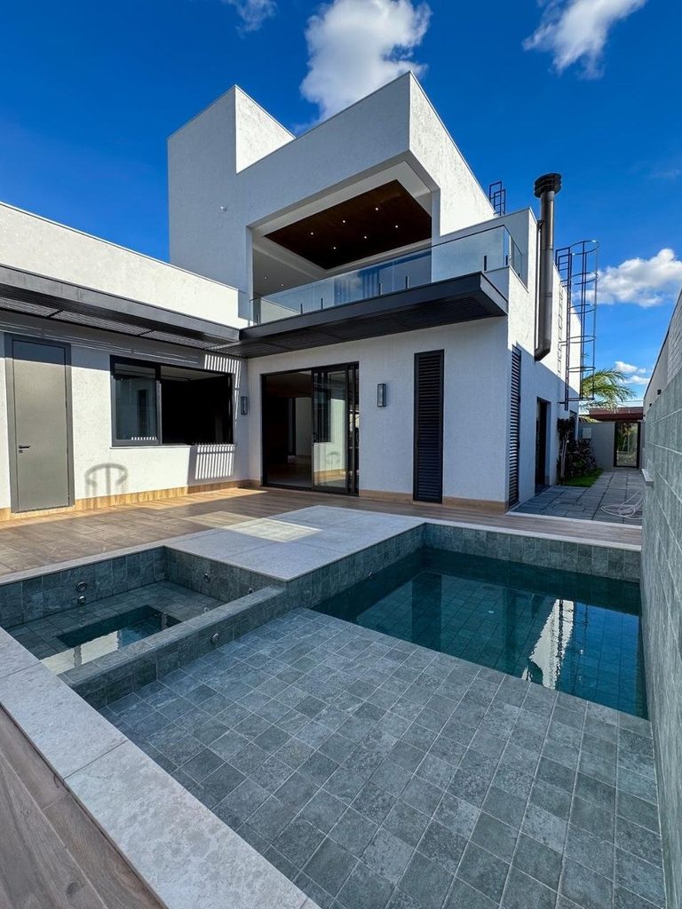 9b001bee-4bfc-4f4b-af56-0c9fc4c9758a