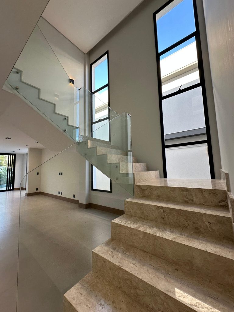 Casa no condomínio Alphaville II (2)