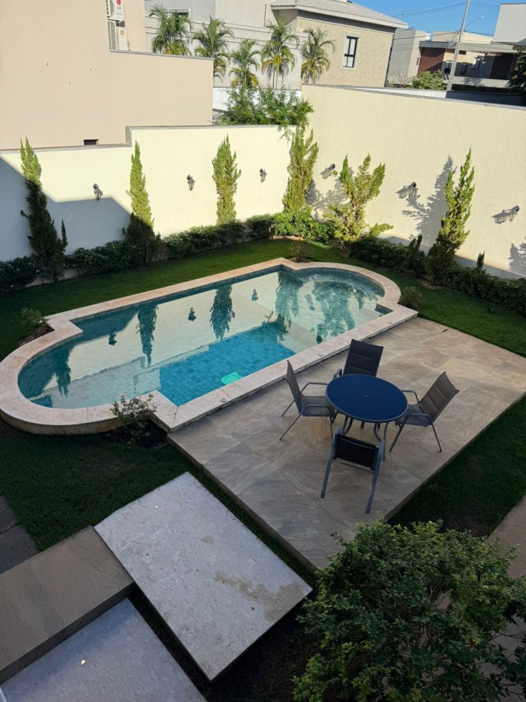 Casa no condomínio -Florais Itália (23)