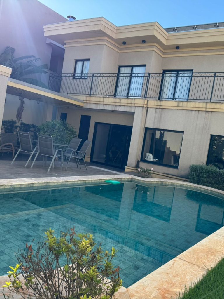 Casa no condomínio -Florais Itália (3)