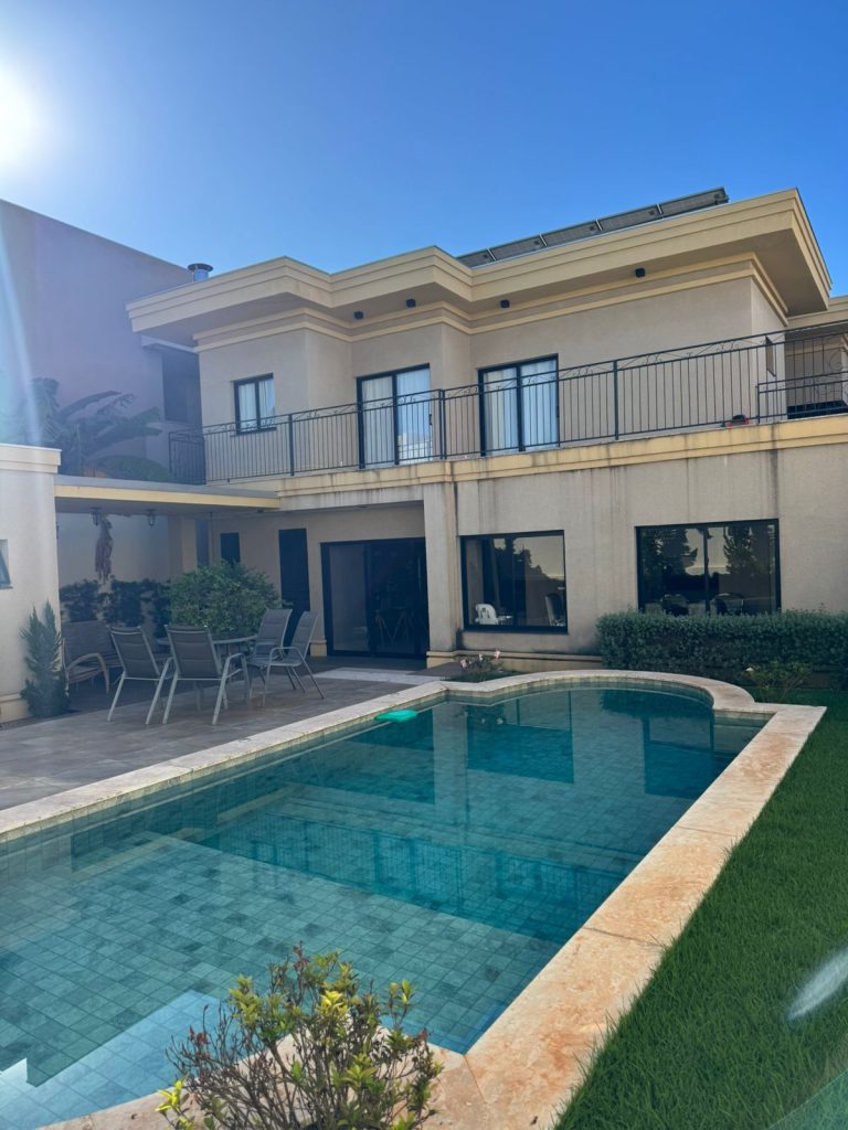 Casa no condomínio -Florais Itália (7)