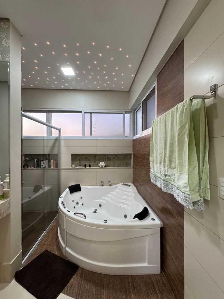 Casa no condomínio - Florais dos lagos (24)