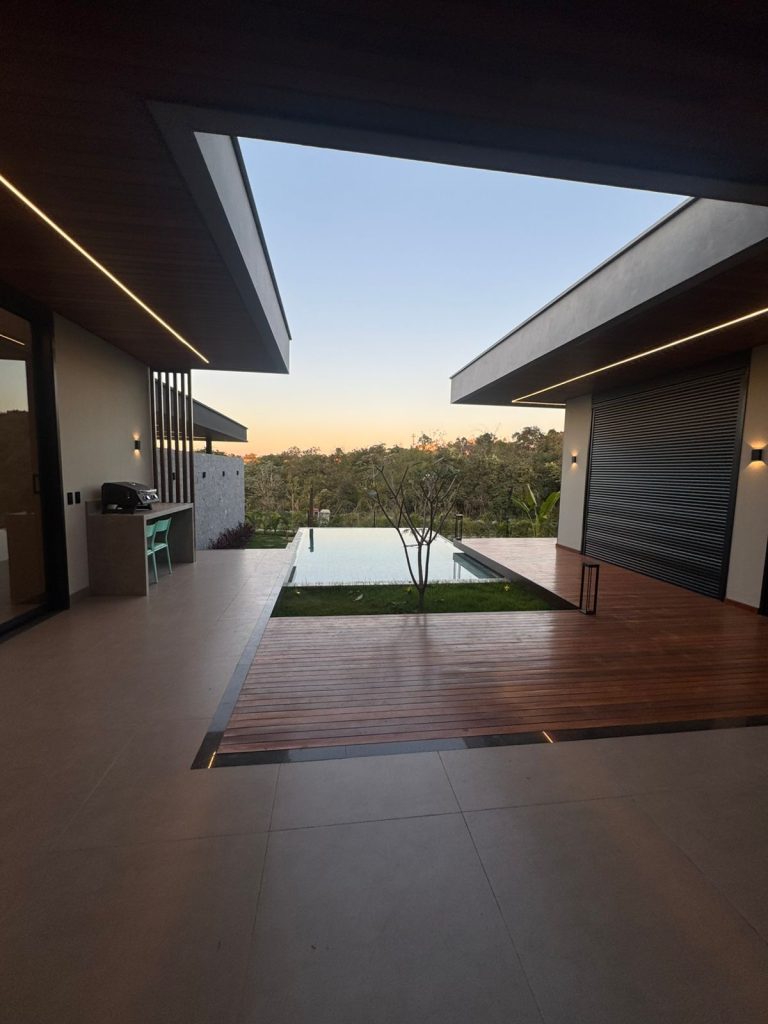 Casa no condomínio florais da Mata - Patio (14)