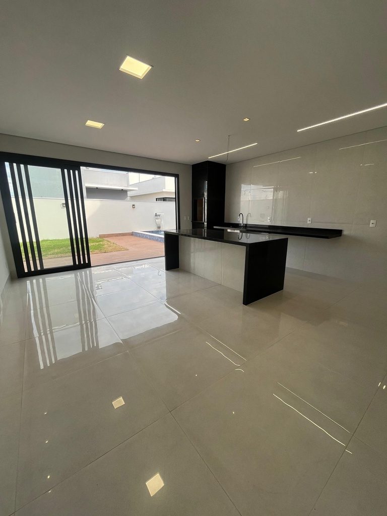 WhatsApp Image 2025-01-08 at 16.48.22 (2)