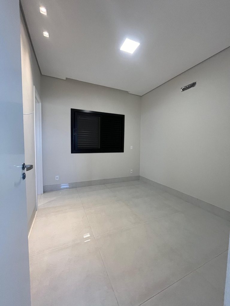 WhatsApp Image 2025-01-08 at 16.48.23