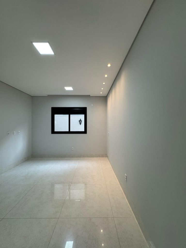 WhatsApp Image 2025-04-30 at 14.30.46 (4)