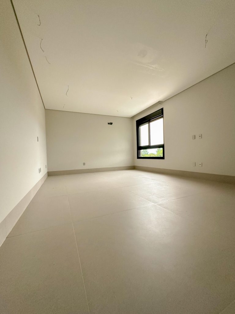 WhatsApp Image 2025-05-14 at 14.44.05 (4)