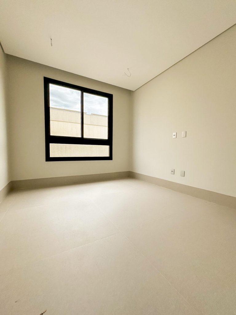 WhatsApp Image 2025-05-14 at 14.44.05 (5)