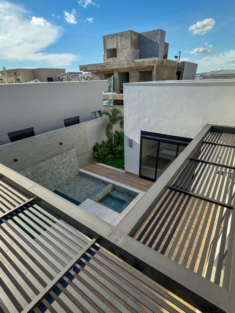 WhatsApp Image 2025-05-14 at 14.47.00 (4)