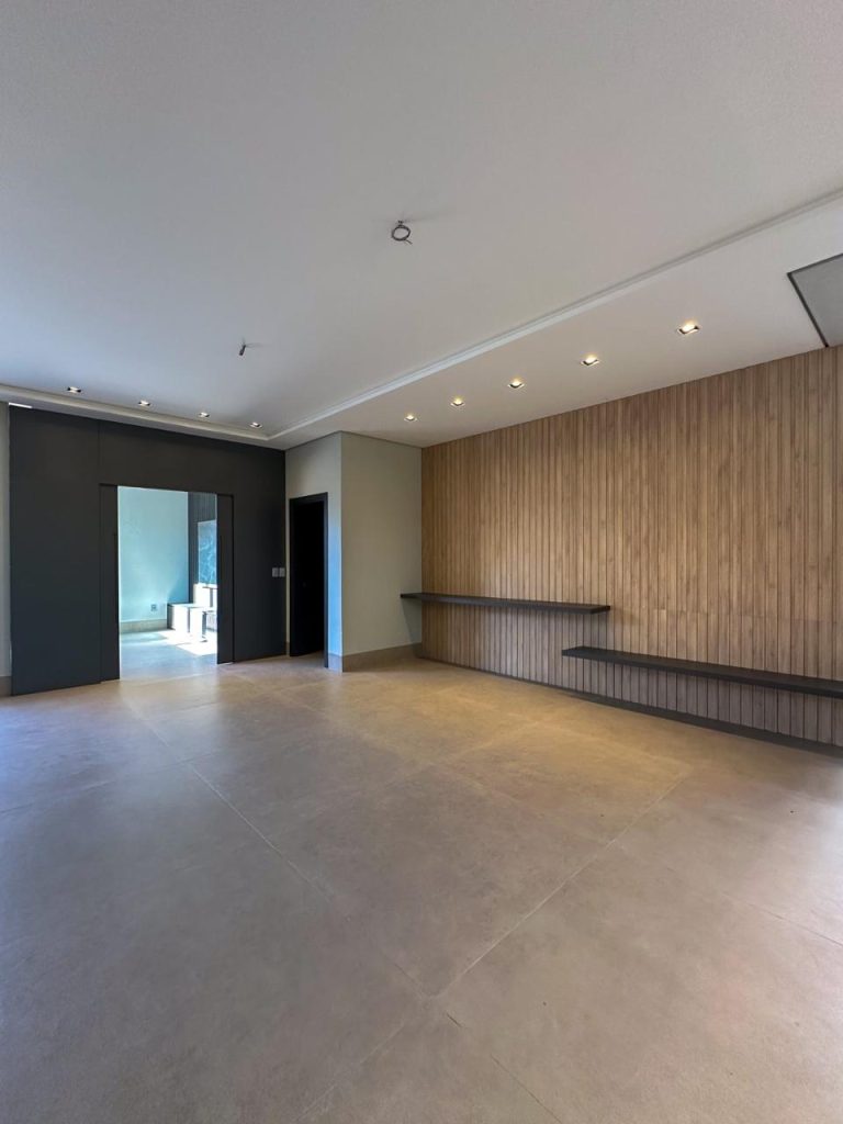 WhatsApp Image 2025-05-14 at 14.47.02 (2)