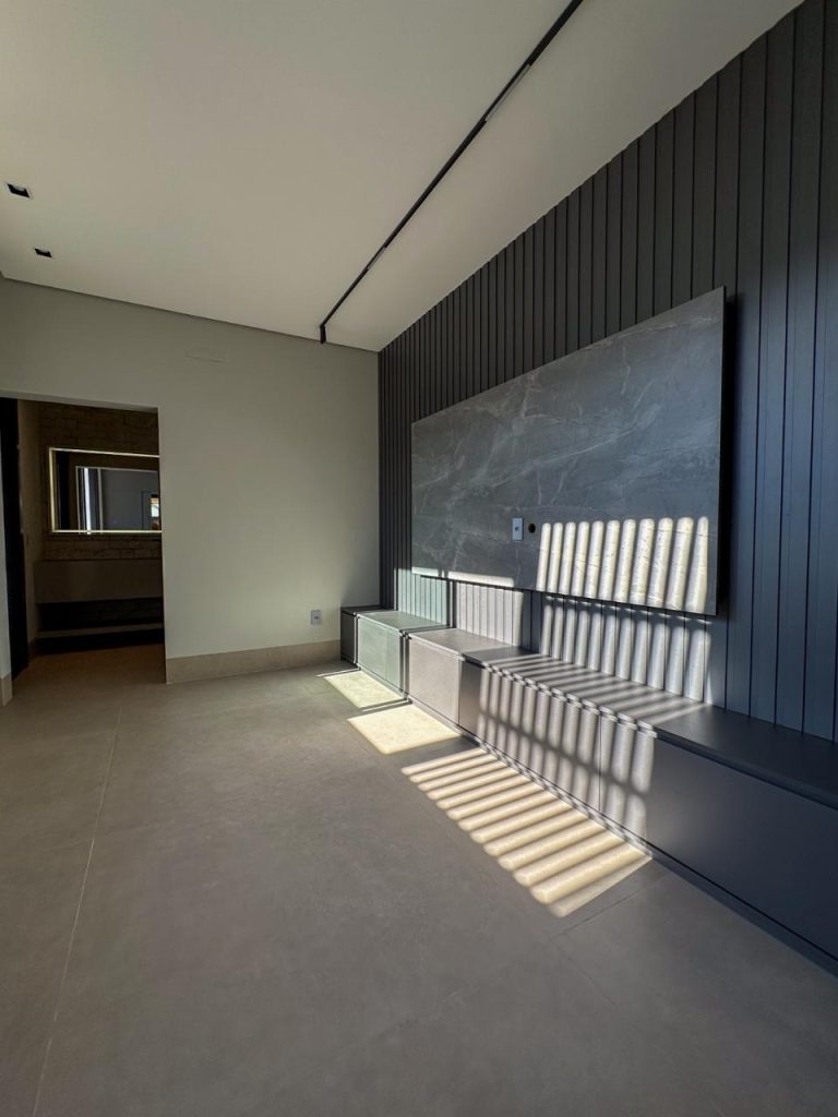 WhatsApp Image 2025-05-14 at 14.47.02 (4)