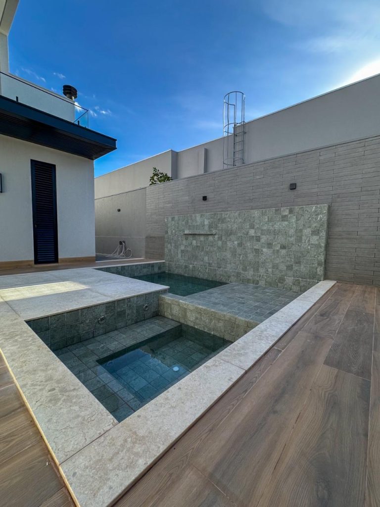 WhatsApp Image 2025-05-14 at 14.47.04 (1)