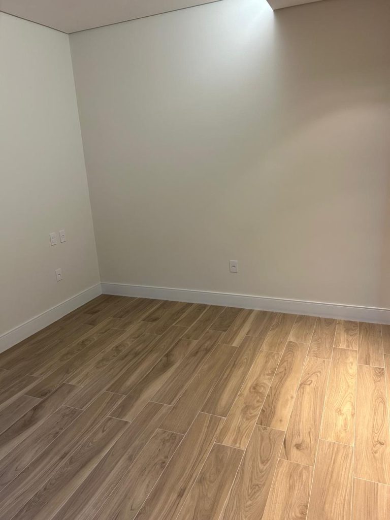 WhatsApp Image 2025-05-23 at 10.48.00