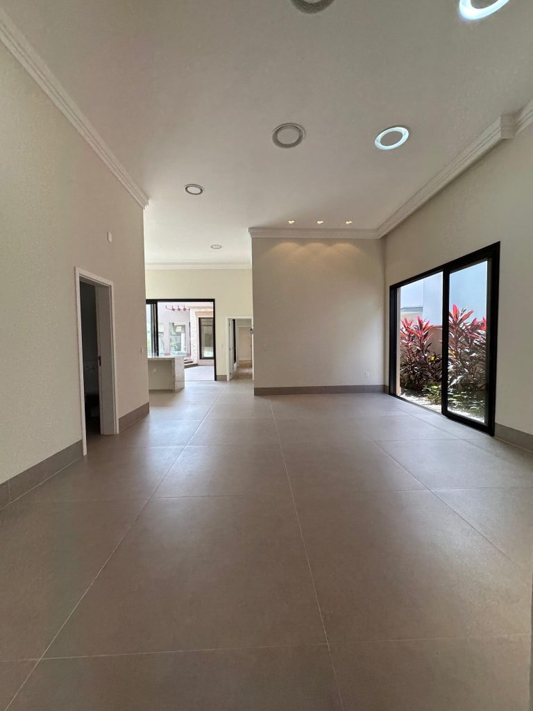 WhatsApp Image 2025-05-23 at 10.48.33 (4)