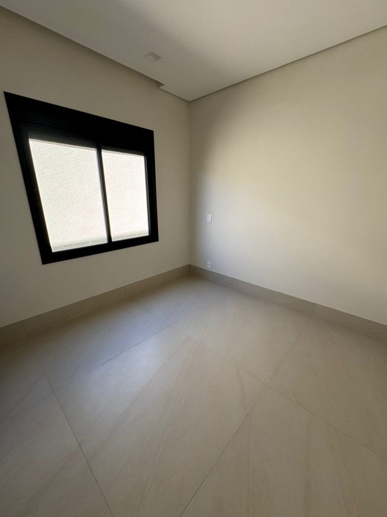 WhatsApp Image 2025-05-23 at 17.48.41 (3)