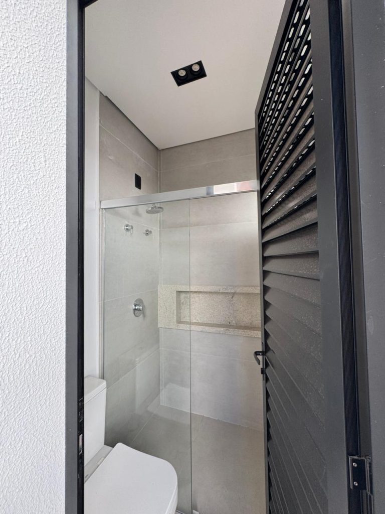 WhatsApp Image 2025-05-23 at 17.56.10 (4)