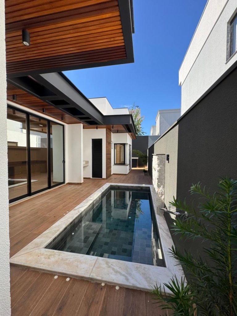 WhatsApp Image 2025-05-23 at 17.56.11 (4)