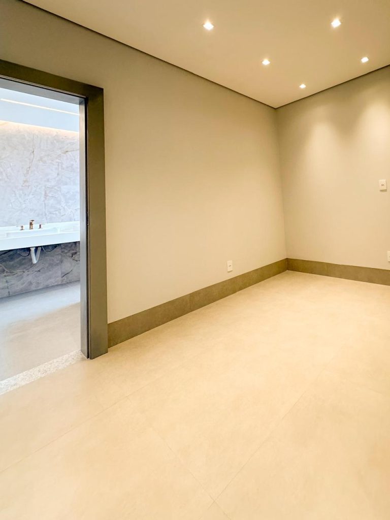 WhatsApp Image 2025-05-24 at 18.21.08 (4)