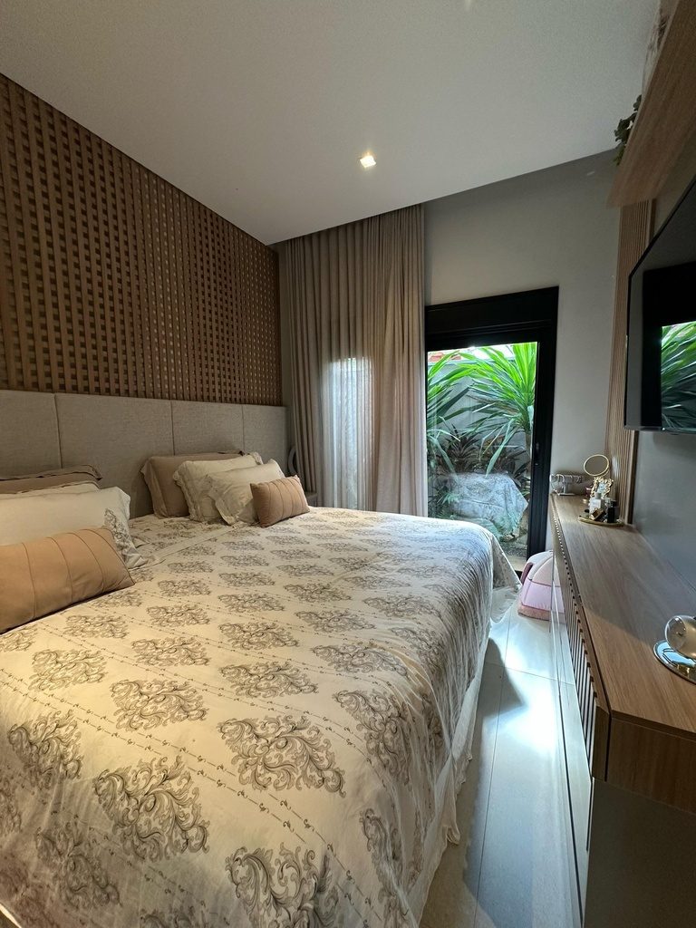 a1c767c4-2e66-4828-811b-8d0c83b0eac1