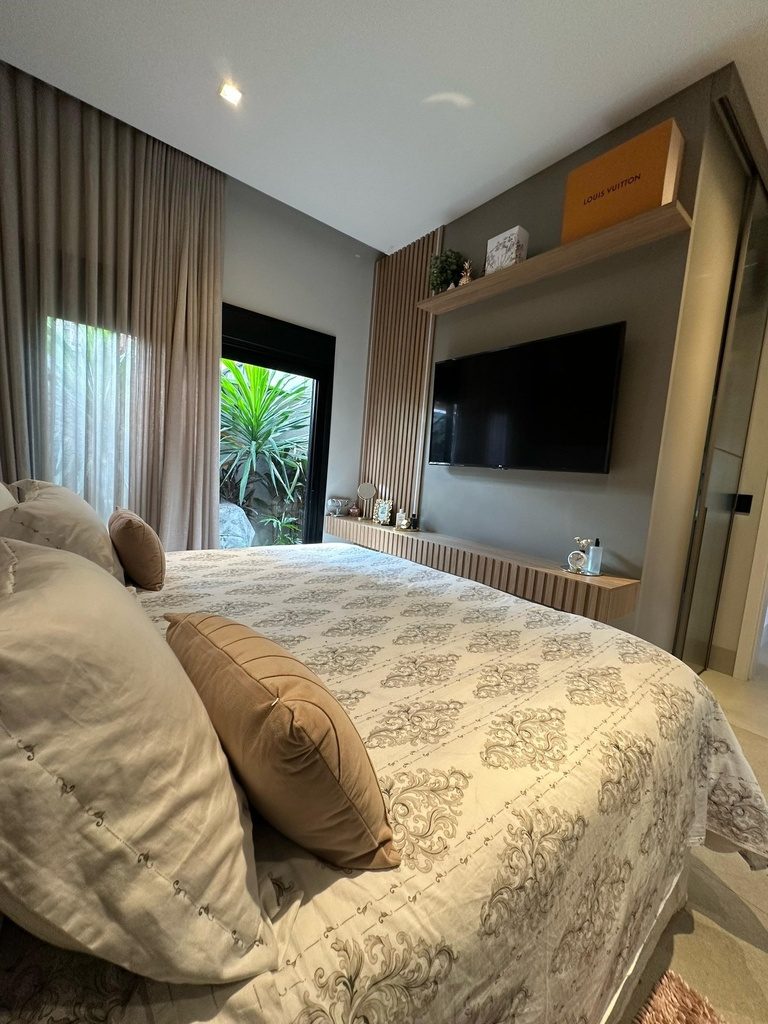 ac8cd14e-aa64-4d77-bd09-4c502d1fea23