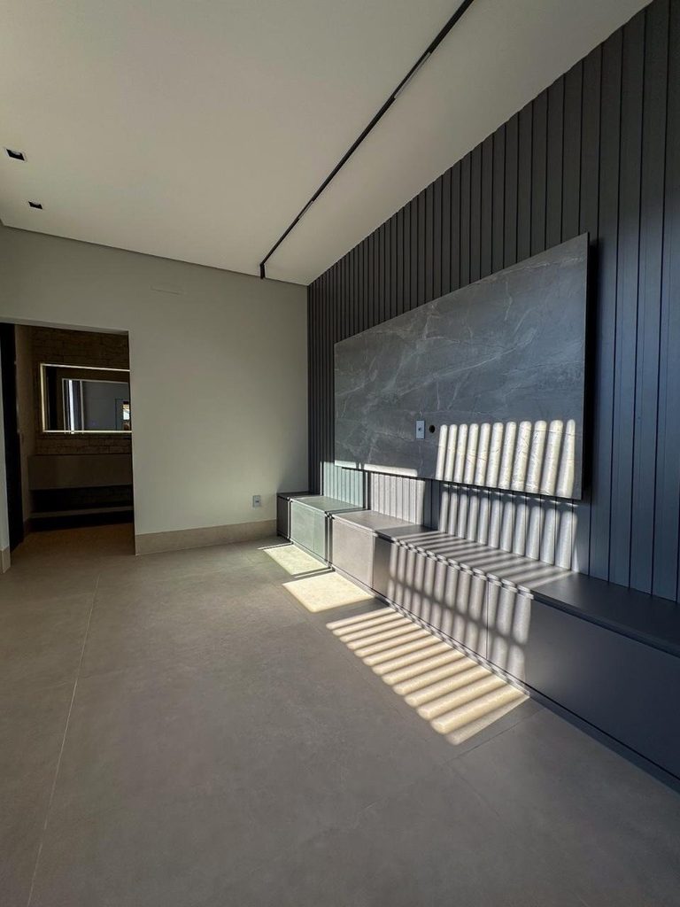 b8223a5b-a6ab-4992-84b8-f25ea9c54113