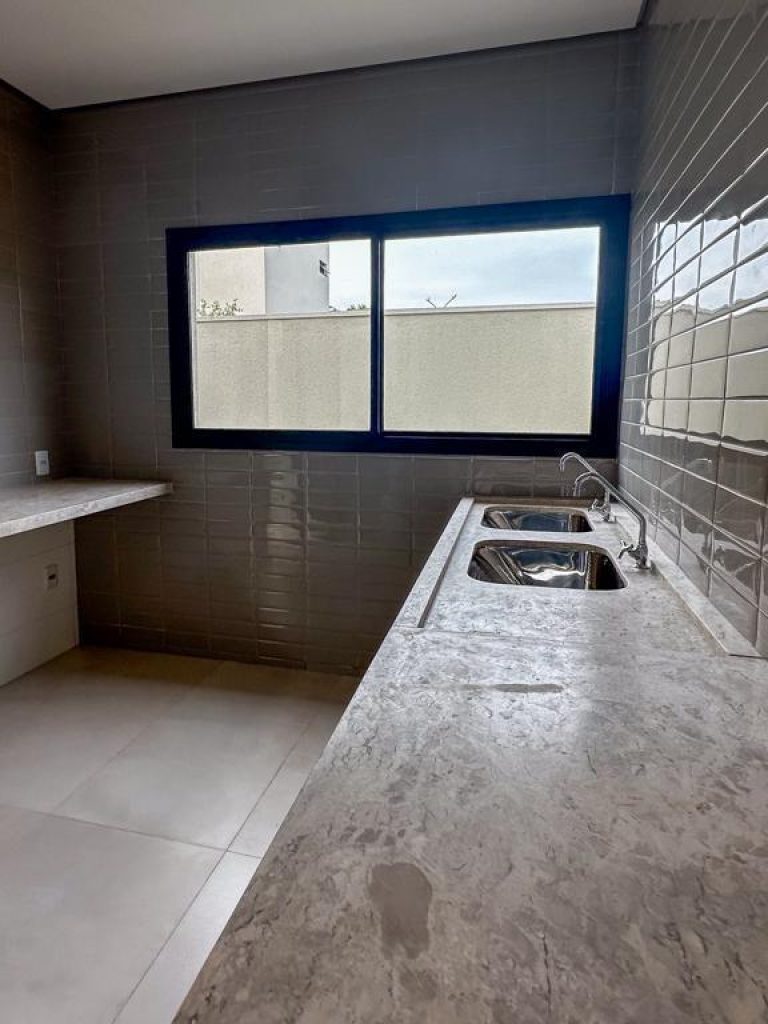 casa no consomínio florais do Valle (15)