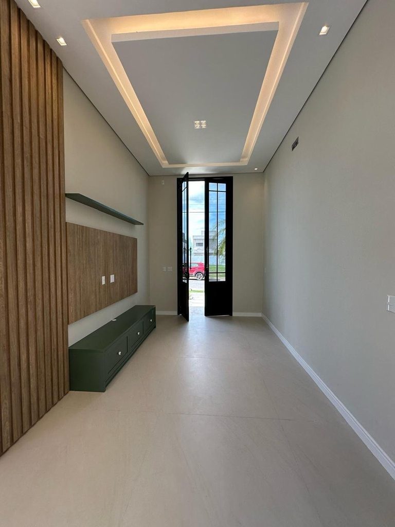 d3e905d5-614f-47b2-97f9-b5328a928c38