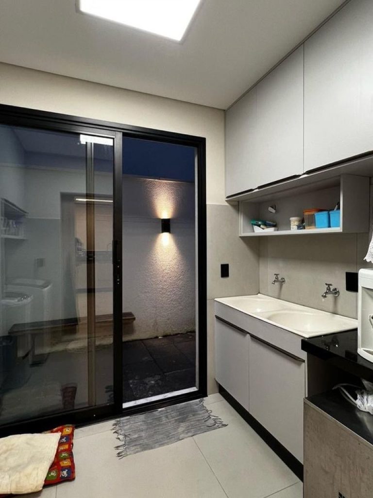 f48946c3-3172-4939-a261-45735071ed0d