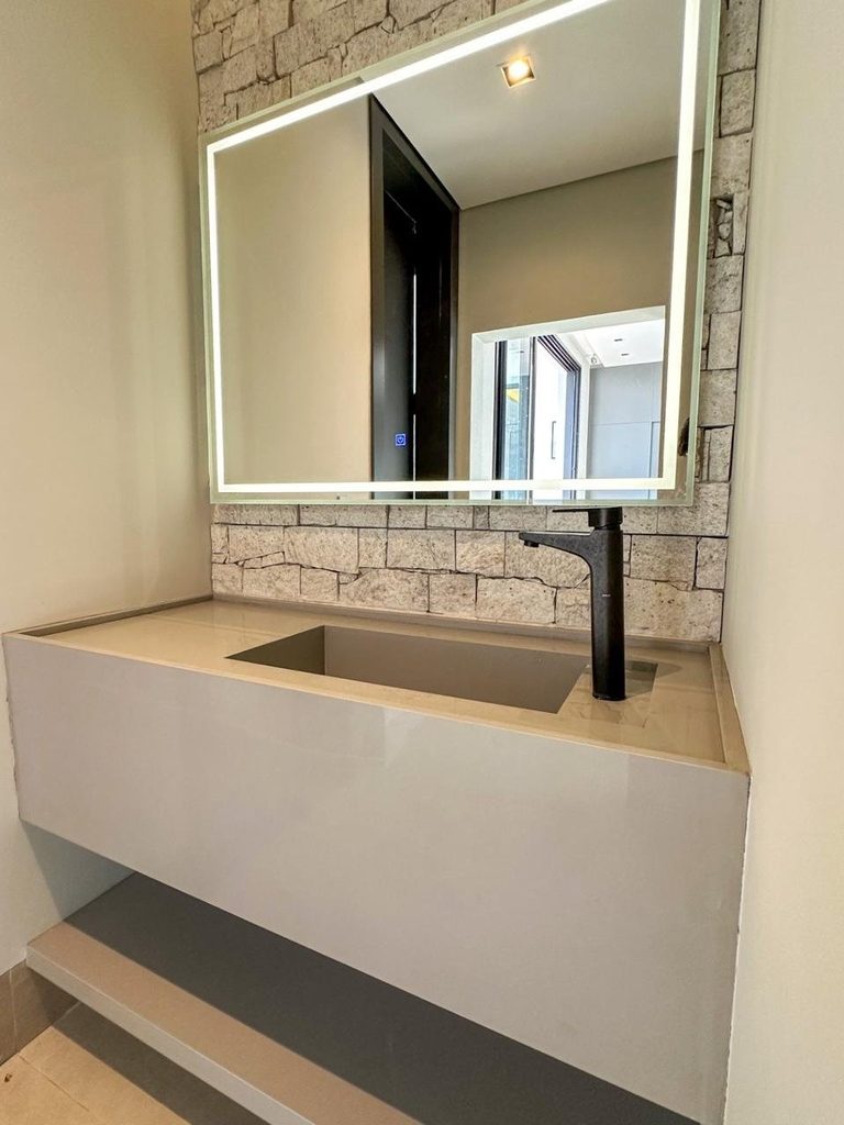 f8368a57-6797-4fdd-a3f2-9ddb39579733